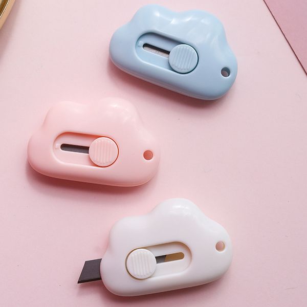 Petits couteaux portables Mini couteau de poche Cutter avec trou pour porte-clés Mignon Clude Ouvre-lettres Papier Enveloppe Slitter En Acier Inoxydable Rétractable Utilitaire