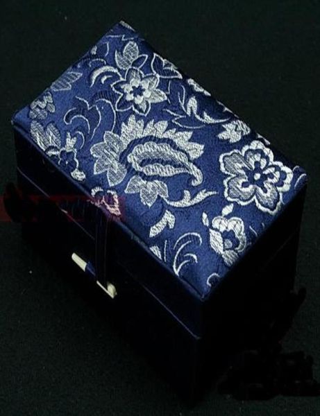 Petit rectangle Boîte cadeau de bijoux rempli de coton coton emballage en tissu floral chinois brocade de soie artisanat en pierre de collection en pierre 7469247