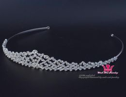 Petite strass de fleur de fleur tiare bandeau de banque de mariage de couronne de couronne accessoires de bijoux extrêmement beaux et délicats de design we8065539