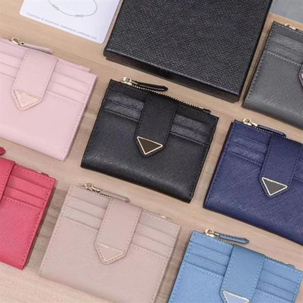 Cartera pequeña de piel Saffiano Ranuras para tarjetas de crédito Compartimento para billetes Bolsillo para documentos Metal esmaltado Logotipo triangular Herrajes con letras L203k