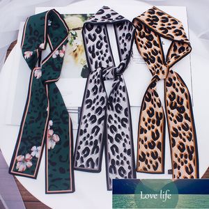Petit Silk Foulards Spring and Automne Décoration Leopard Print Bande de cheveux Corée Joker Ruban Tie Sac Femmes Skinny Echarpe