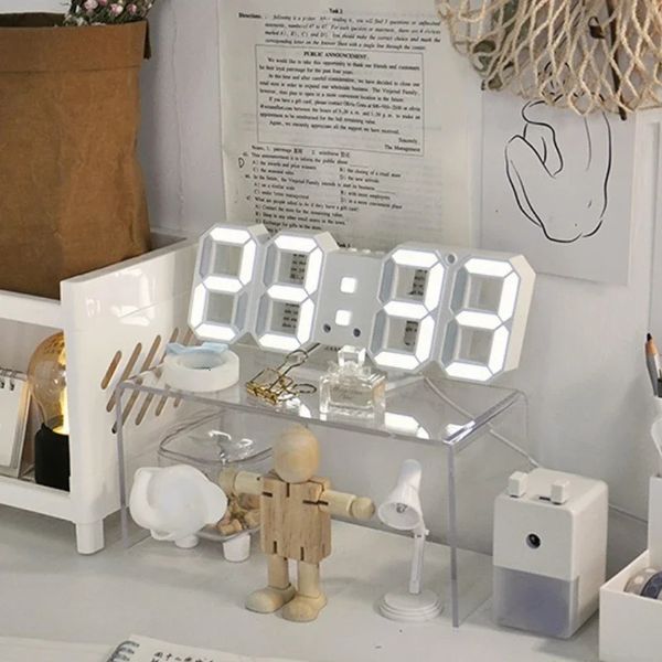 Smart 3D Digital Alarm Clock Wall Clocks Home Decor LED Bureau avec température Date heure nordique Grand Tableau 240410