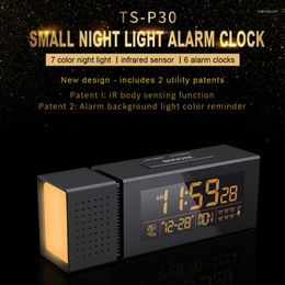 Módulos de automatización inteligente Luz nocturna Reloj despertador multifunción Sensor de cuerpo humano IR Termómetro LED de color Pantalla Mesa digital Radio FM