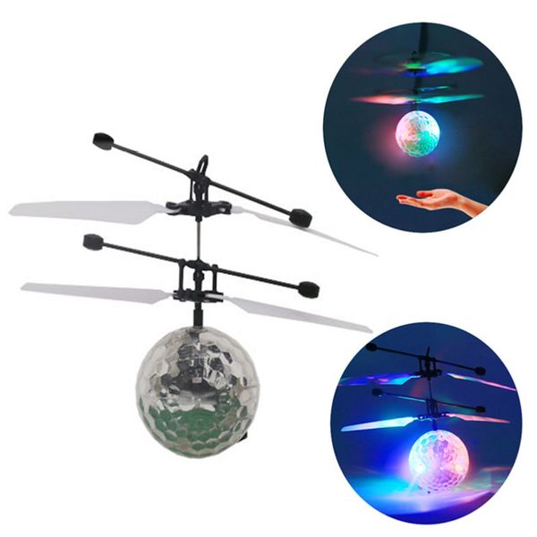 Livraison gratuite Smart Control IR Induction Flying Flash Disco Coloré Magique LED Ball Stage Lampe Hélicoptère Enfants Jouet Meilleur Cadeau pour Les Enfants