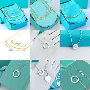 Smile ketting titanium staal vergulde 18k rosé goudgrootte glanzende volledige diamant smiley face hanger sleutelbeen ketting namens de HA264A