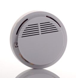 Détecteur de fumée Système d'alarme Capteur Alarme incendie Détecteur de fumée sans fil Sécurité domestique Haute sensibilité LED stable Batterie 9V Fonctionne2597316