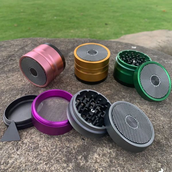 Smooth Shop 63 mm 4 couches fumeurs Fumer Grinder en aluminium Bluetooth en haut-parleur aviation Aluminium Crusteur de fumée Box cadeau