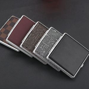 Fumer Coloré PU Cuir Cigarette Stash Case Herbe Sèche Tabac Preroll Rolling Roller Boîte De Rangement De Cigares Portable Bande Élastique Innovante Clips En Métal Titulaire DHL