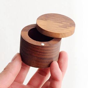 Roken Natuurlijke Hout Draagbare Houten Droge Kruid Tobacco Stash Case Magneet Cover Innovative Design Mini Grinder Spice Miller Dugout Opbergdoos DHL GRATIS