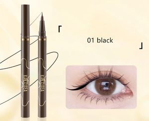 L'eye-liner lisse est un eye-liner très fin et à séchage rapide