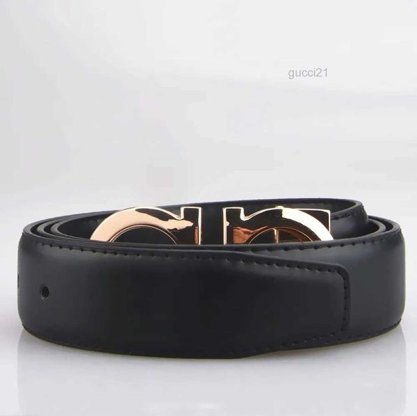 Ceinture de ceinture en cuir lisse Des ceintures concepteurs pour hommes Big Buckle Male Chastity Top Fashion Mens Wholesale 2ga8