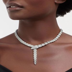 Slangvormige volledige diamant dames ketting ketting high-end dance feest luxe sieraden accessoires festival cadeau