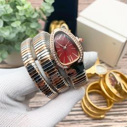 Relojes de diseñador de relojes de lujo Gold Gold Gold de Snake WomenWatch con diamantes de 32 mm de 32 mm de la adopción de la forma de doble envoltura de la serpiente Relogios