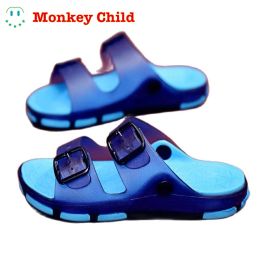 Sneakers 2022 Summer Children's Slippers for Boys Girls Beach Shoes Sandals Kids Home chaussures salle de bain non galet