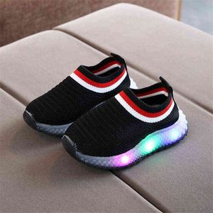 Sneakers 22 Herfst Slip-on Kinderschoenen met Licht Tenis LED-infantil voor jongens Sportverlichting LED-kinderen gloeien