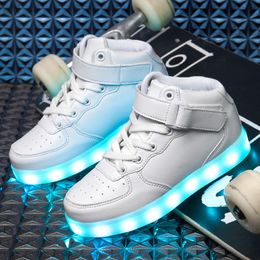 Sneakers 25 37 Kinderen LED USB -opladen Gloeiende kinderen Hook Loop Mode Lumineuze schoenen voor meisjesjongens met licht 230313