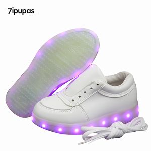 Baskets 7ipupas bon PU lumineux USB blanc enfants chaussures LED éclairer unisexe enfants garçon fille Tenis Led Feminino baskets lumineuses 230823