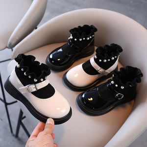 Zapatillas de deporte Otoño Zapatos de cuero para niñas Punto Patchwork Princesa Calcetines Botas Moda Niños PU para niñas Niños CSH1159 230424