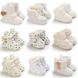 Sneakers Herfst Winter Baby Laarzen Baby Meisjes Jongens Warme Mode Effen Schoenen met Fuzzy Ballen Babyschoenen Kinderschoenen 0-18M 231101