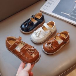 Sneakers babymeisjes lederen schoenen retro stijl kwastjes kinderen casual lente herfst comfortabele softssoled student size 2130 230811