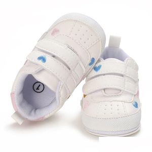 Zapatillas de zapatillas zapatillas para bebés chicas zapatillas suaves antideslizios suela recién nacido primero caminantes caídas entregados niños maternidad oty3c