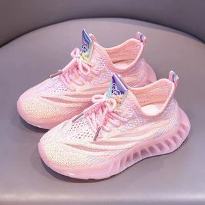 Zapatillas de zapatillas zapatillas para bebés para niños sandalias de moda fluorescente sports tenis corriendo pisos casuales zapatos de niñas transpirables 231102