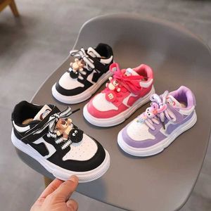 Zapatillas para bebés zapatillas no slip board zapatos de cuero de cuero casual de deportes casuales zapatos de dibujos animados chicas zapatilla zapatos para niños q240506