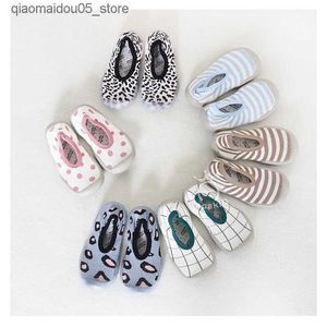 Sneakers baby sokschoenen baby peuter schoenen schattige bedrukte katoenen sokschoenen voor jongens en meisjes kinderen casual anti slip eerste stap walker Q240413