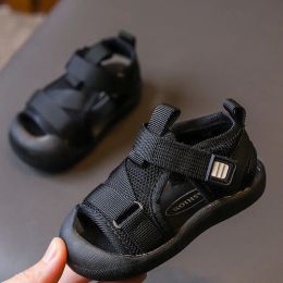 Baskets bébé sandales douces enfants tissu respirant supérieur enfant en bas âge chaussures pieds nus garçons filles sandales en maille de couleur pure sandales de sport cool