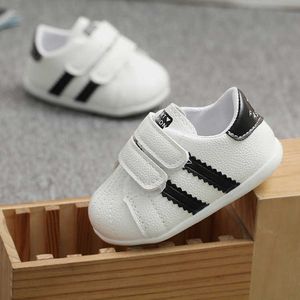 Zapatillas para caminar con zapatillas de deporte para bebés