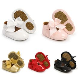 Sneakers geboren babyschoenen jongen meisje klassiek bowknot rubber zool antislip pu jurk eerste wandelaar peuter krib 221119