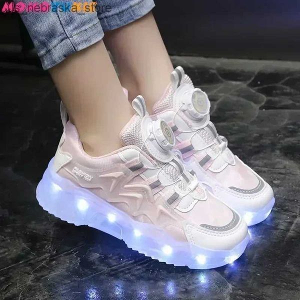 Sneakers Enfants Fashion Kids LED Chaussures pour filles USB Charges de chaussures de sport extérieur garçons Luminous 2023 Glow Q240412