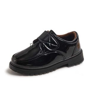 Sneakers Children Fashion lederen schoenen Boys 2023 Hook Loop Glanzende eenvoudige zwarte uniform Schoolschoenen Loafers Kinderschoenen Gratis verzending J230818