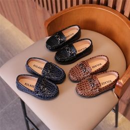 Baskets Enfants Chaussures en Cuir pour Tout-Petits Garçons Moyen Enfants Maternelle Mocassins Décontractés avec Chaînes en Métal Mocassins Mode Chic 2130 220924