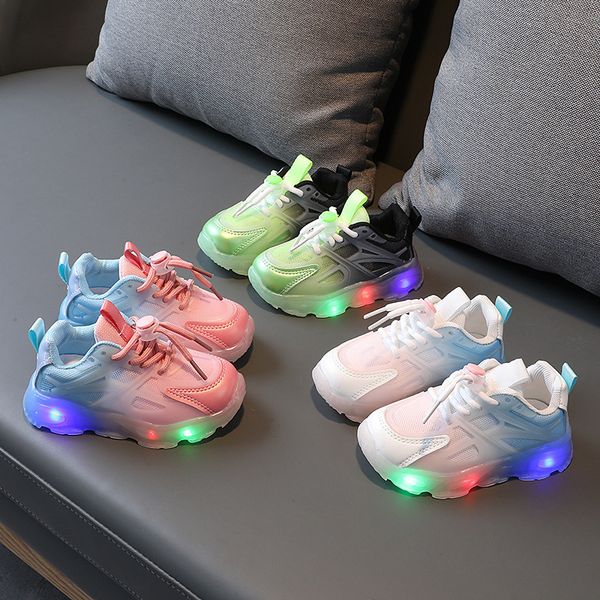 Baskets Enfants Led Glowing Casual Chaussures pour Garçons Mesh Respirant Light Up Sneakers Filles Chaussures Enfants Lumineux Sport Chaussures De Course Tenis 230705