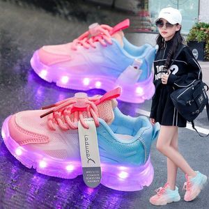 Sneakers Kinderen Led schoenen jongens meisjes verlichte USB Charger gloeiende gaas ademende kleurrijke verlichting Luminous Sole 230313