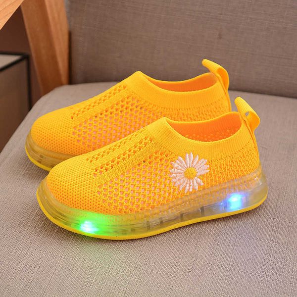 Zapatillas de deporte de malla para niños, zapatos deportivos con luz LED, transpirables de verano para niños y niñas, zapatillas luminosas con flores de margaritas, zapatillas para niños pequeños y bebés R230810