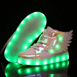 Sneakers Kinderen Oplaadbare Gloeiende Vleugels LED Lichtgevende Sportschoenen Kleurrijke Flash Jongens en Meisjes Witte Studenten 231129