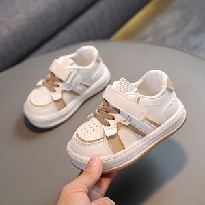 Sneakers Children S schoenen Autumn Girls Koreaanse kleur Matching Casual Hook en Loop Boys Fashion Board 230313