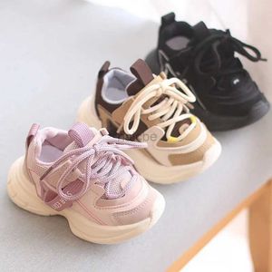 Sneakers Ademende mesh-sportschoenen voor kinderen Babyschoenen Kindersportschoenen Casual glijdende zachte zolen de eerste stap voor de lente Nieuw 2024 240322