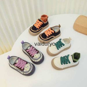 Zapatillas de deporte Zapatos de lona para niños Primavera y otoño Nuevos zapatos blancos pequeños para niños y niñas Zapatos individuales con flores fragmentadas Zapatos con tablero de velcroH240307