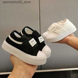 Sneakers Childrens Fashion Dikke Sole Canvas Shoes Childrens Ademende Casual Sports Shoes 2024 Spring Nieuwe Childrens Girls and Boys Fashion Flat Shoes Q240413