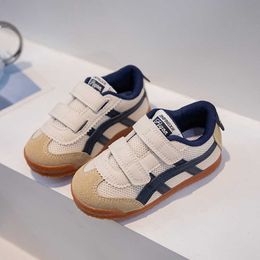 Zapatillas de deporte para niños Forrest Gump Shoes 2023 Spring and Autumn New Korean Edition Single Running Baby Learning Trend H240510