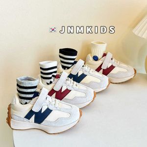Sneakers Childrens Letter Sportschoenen Herfst en winter Nieuwe jongens N Running Girls Casual Koreaanse editie 3 Baby Dad H240513