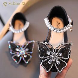 Turnschuhe Kinder Sandalen Mode Pailletten Strass Schleife Mädchen Prinzessin Baby Flache Heels Sandalen Sommer Tanz Performance Kinder Schuhe 231009