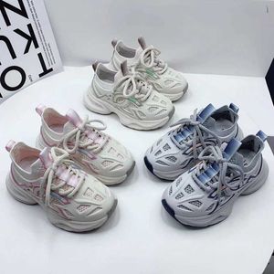 Sneakers kinderschoenen 2024 lente/zomer nieuwe ademende vrijetijdssport mode midden en grote veelzijdige hardloop H240510