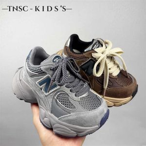 Zapatillas para niños zapatos para niños 2024 Summer New Sports Fashionable Middle School Running Student H240510