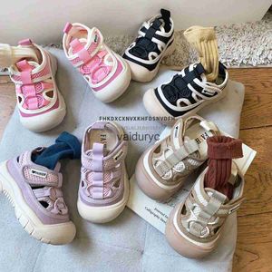 Zapatillas para niños zapatos para niños lienzo hueco de niños transpirables sandalias niñas bebé jardín de jardín de infantes de verano h240411