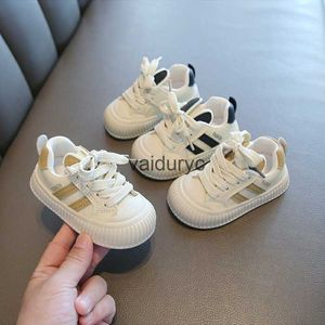 Sneakers Childrens Spring en Autumn Baby Shoes Soft Sole Anti Slip Walking Single Little White Preschool Leather Surface H240506