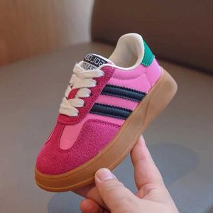 Sneakers Childrens Suede Color Patchwork Casual Shoes Girls and Boys Lace Sports Shoes Autumn 2022 Childrens Walking and Running Sports Coach Maat 26-37 Q240506